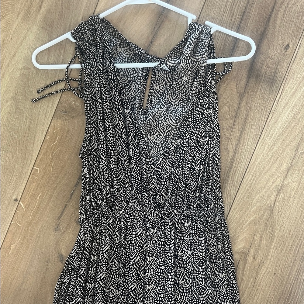 Bila Black & White Patterned Sleeveless Jumpsuit